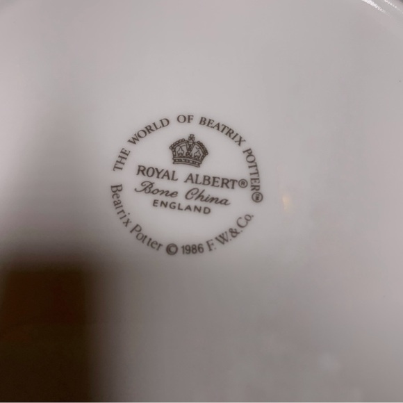 Vintage Beatrix Potter Tom Kitten Royal Albert of England 1986 Plate 8” - Picture 2 of 3